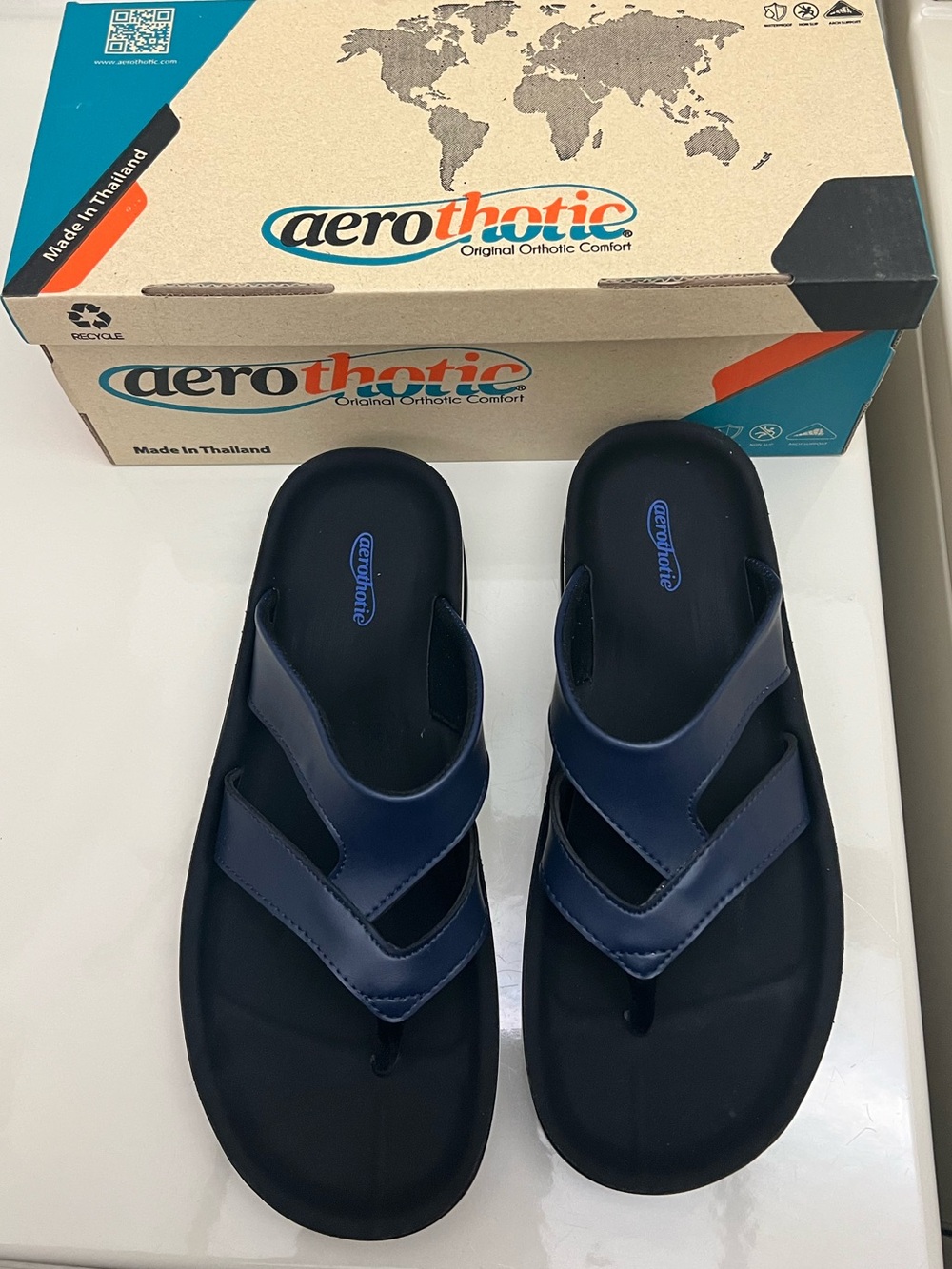 Aerothotic Toe-Post Flip-Flops Navy Blue size 7 NIB